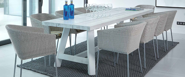 Ruselia Garden Dining Table and Chairs