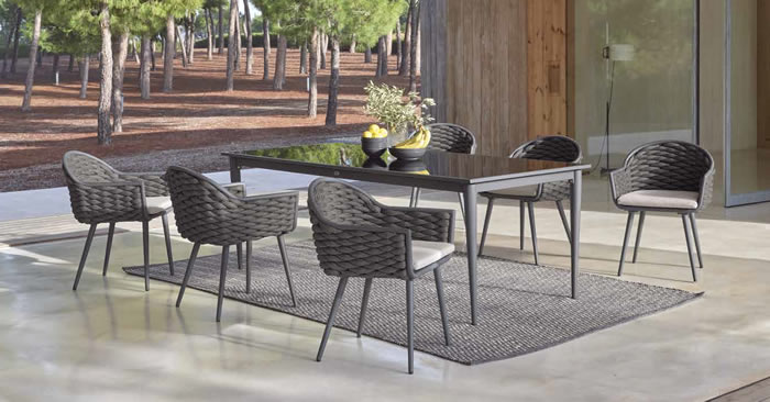 Skyline Design Serpent Garden Dining Set