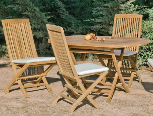 Matching Seroni Table & Chairs